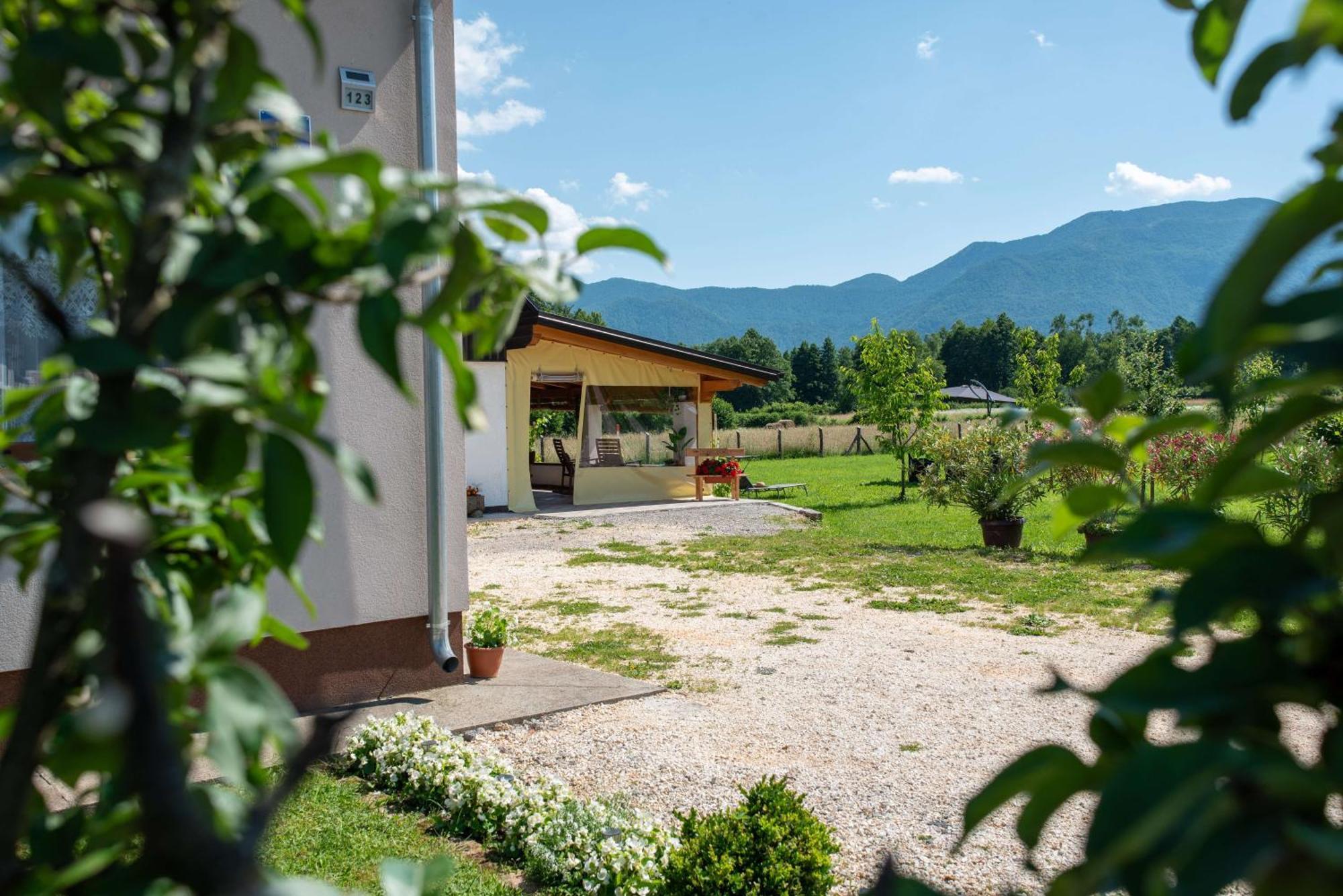 Kuca Za Odmor Boki Villa กอสปิช ภายนอก รูปภาพ